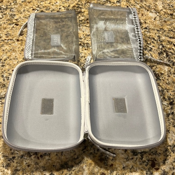 OBAGI Silver Print Hard Shell Zippered Cosmetic/Travel Case | 6” x 8” - Picture 3 of 5